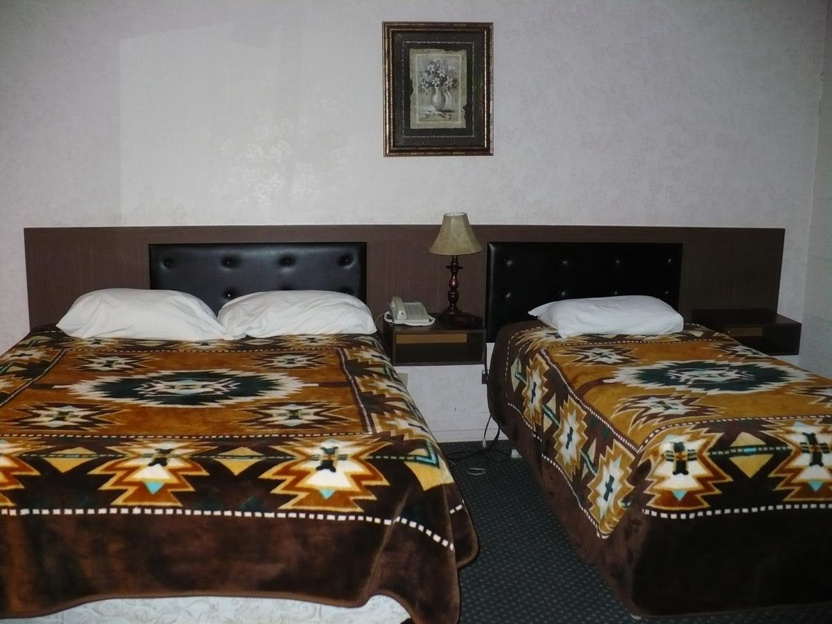 Sheridan Lawrence M Hotel Fort Vermilion Extérieur photo